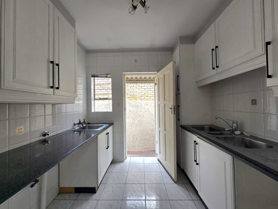 5 Bedroom Property for Sale in New Redruth Gauteng