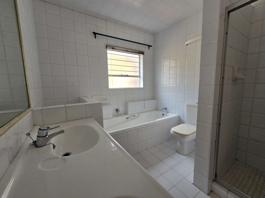 5 Bedroom Property for Sale in New Redruth Gauteng
