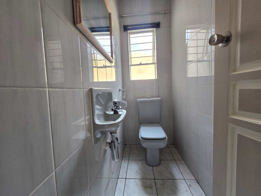 5 Bedroom Property for Sale in New Redruth Gauteng