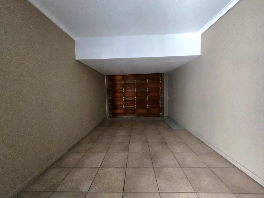 5 Bedroom Property for Sale in New Redruth Gauteng