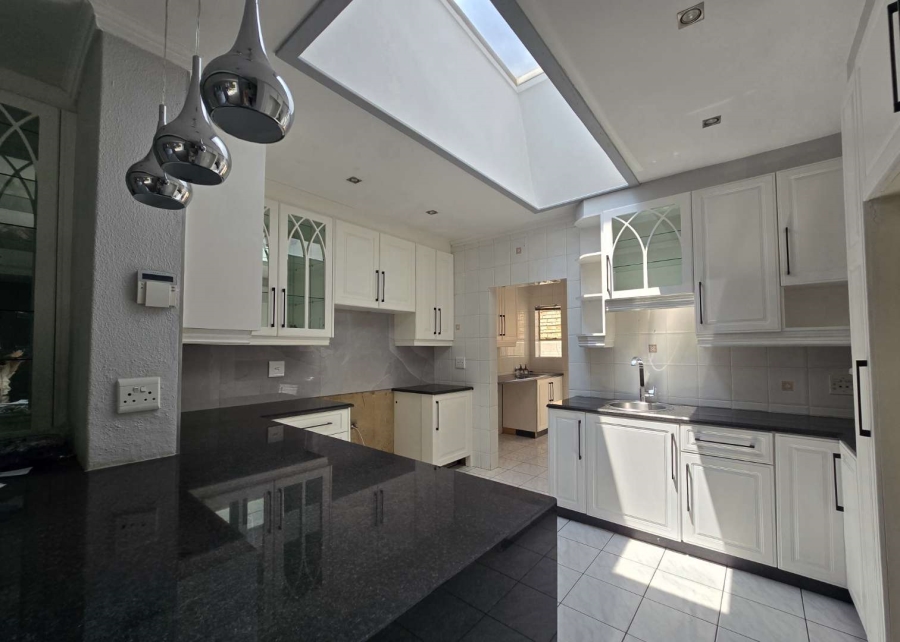 5 Bedroom Property for Sale in New Redruth Gauteng