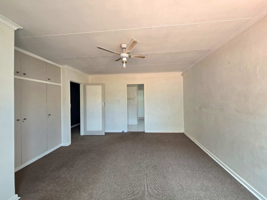 5 Bedroom Property for Sale in New Redruth Gauteng