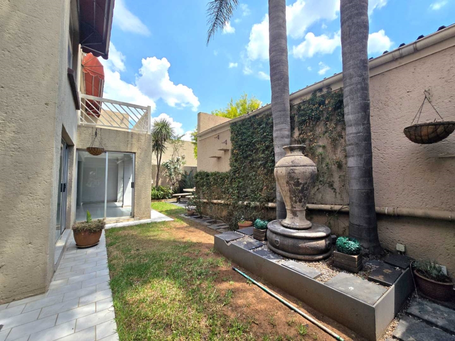 5 Bedroom Property for Sale in New Redruth Gauteng