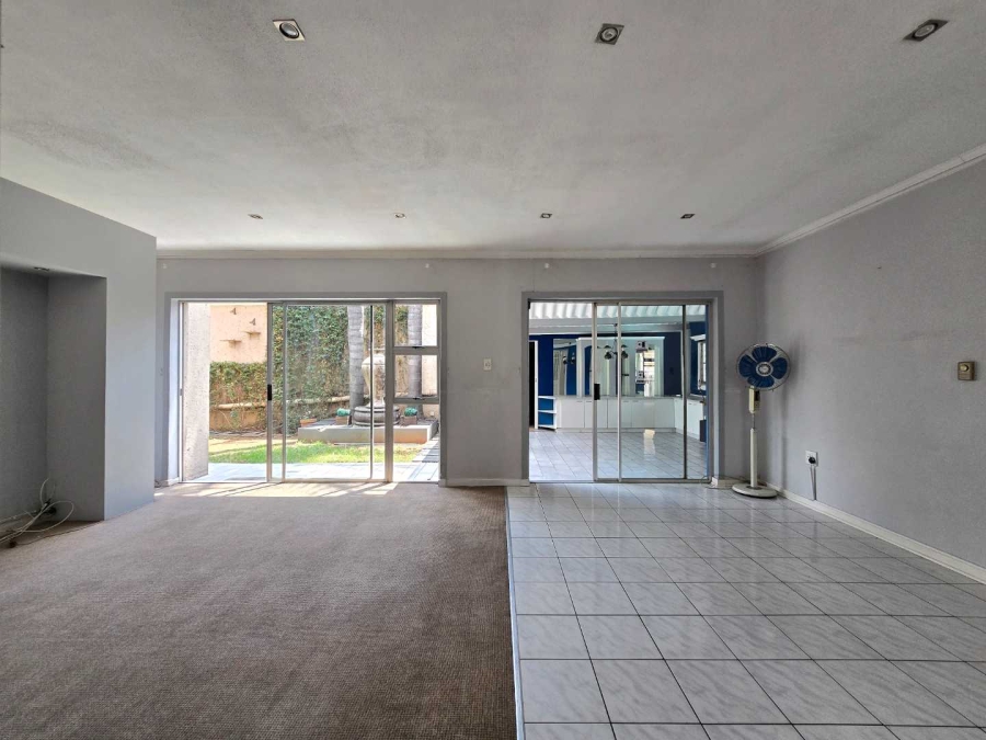 5 Bedroom Property for Sale in New Redruth Gauteng