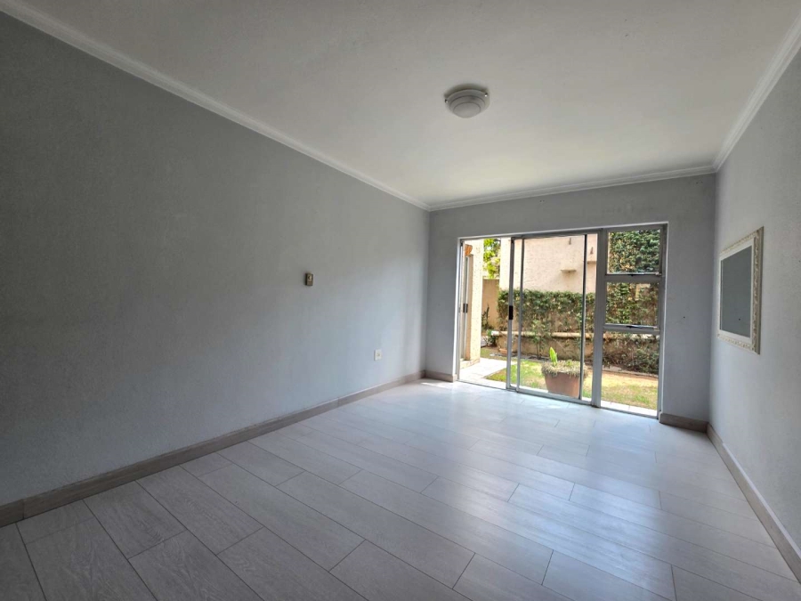 5 Bedroom Property for Sale in New Redruth Gauteng