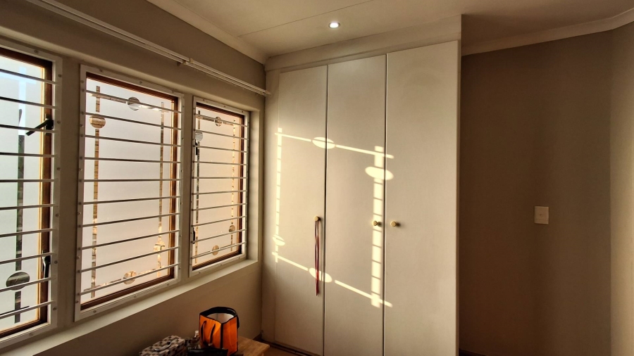 3 Bedroom Property for Sale in Ruimsig Gauteng