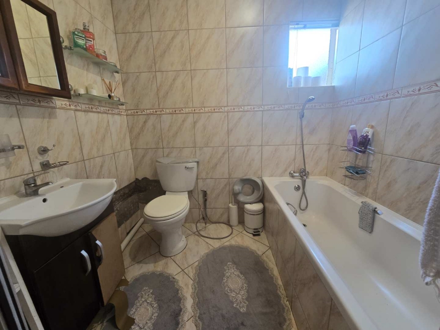 3 Bedroom Property for Sale in Brackenhurst Gauteng