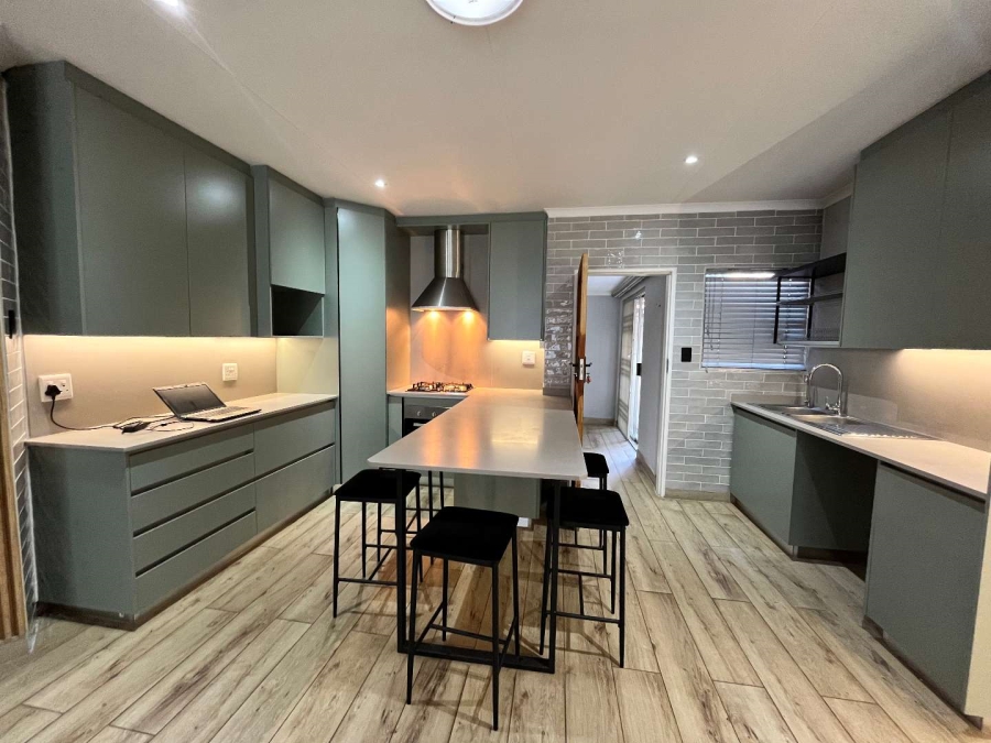 To Let 3 Bedroom Property for Rent in Brummeria Gauteng