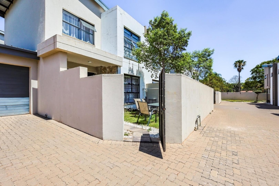 2 Bedroom Property for Sale in Equestria Gauteng