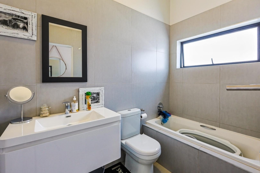 2 Bedroom Property for Sale in Equestria Gauteng