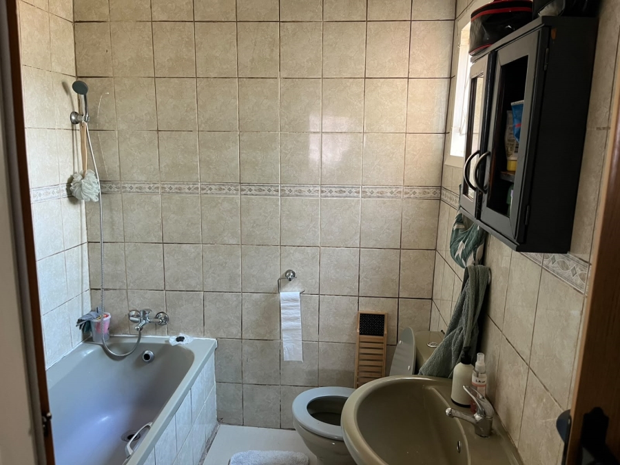 To Let 2 Bedroom Property for Rent in Bram Fischerville Gauteng