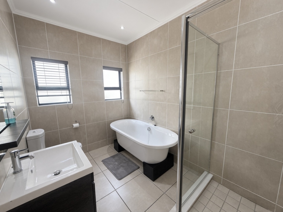 2 Bedroom Property for Sale in Edenvale Gauteng