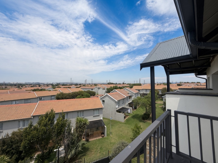 2 Bedroom Property for Sale in Edenvale Gauteng