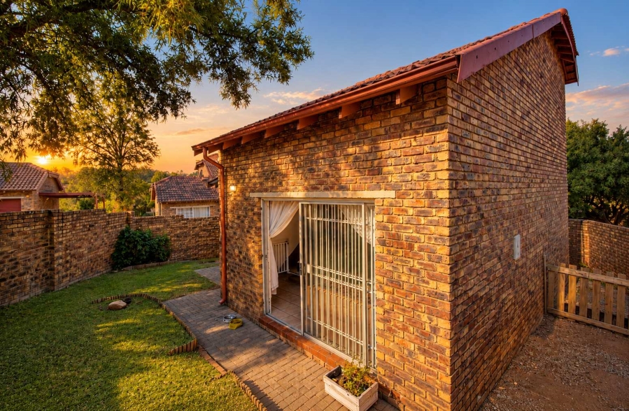 3 Bedroom Property for Sale in Wilgeheuwel Gauteng