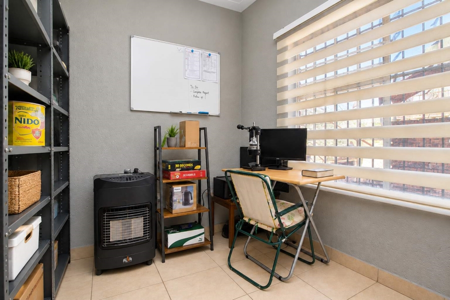 3 Bedroom Property for Sale in Wilgeheuwel Gauteng