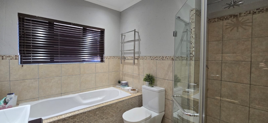 4 Bedroom Property for Sale in Clubview Gauteng