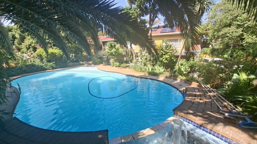 5 Bedroom Property for Sale in Glenhazel Gauteng