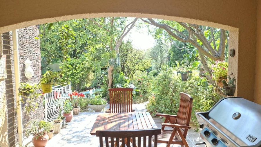 5 Bedroom Property for Sale in Glenhazel Gauteng
