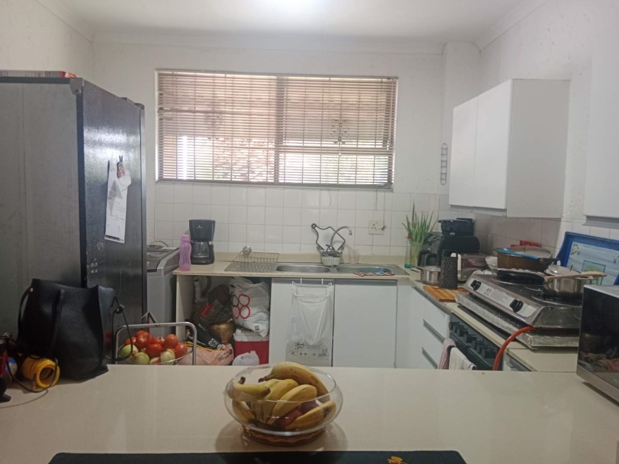 2 Bedroom Property for Sale in Corlett Gardens Gauteng
