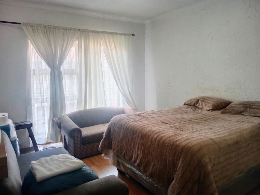 2 Bedroom Property for Sale in Corlett Gardens Gauteng