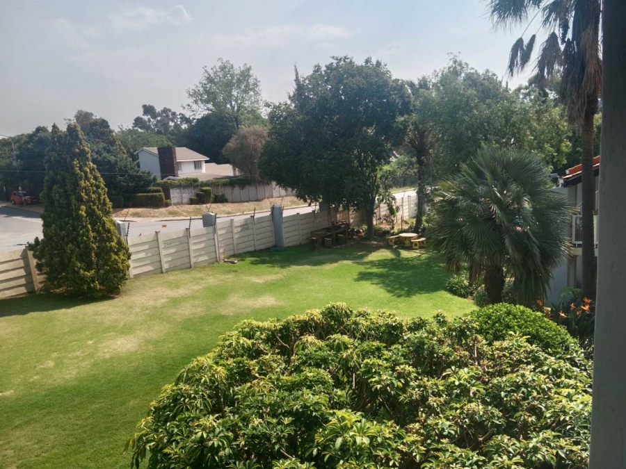 2 Bedroom Property for Sale in Corlett Gardens Gauteng