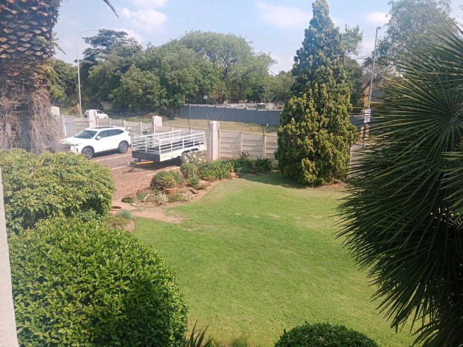 2 Bedroom Property for Sale in Corlett Gardens Gauteng