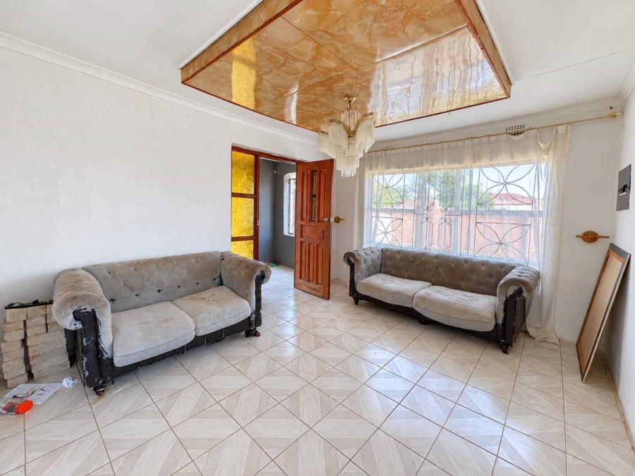 7 Bedroom Property for Sale in Soshanguve M Gauteng
