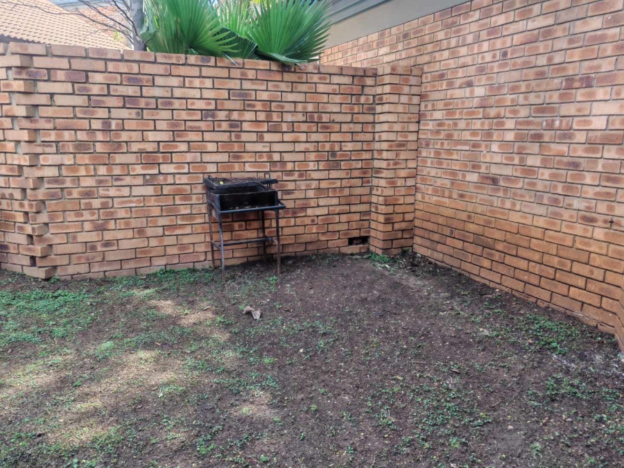 2 Bedroom Property for Sale in Eco Park Gauteng