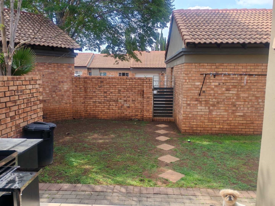 2 Bedroom Property for Sale in Eco Park Gauteng