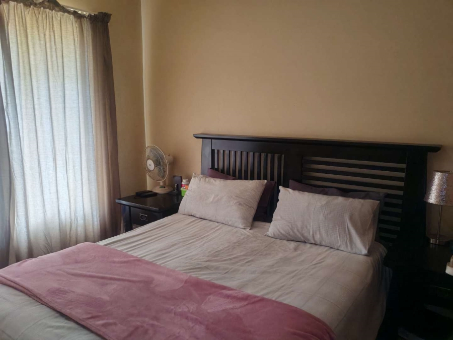 2 Bedroom Property for Sale in Eco Park Gauteng