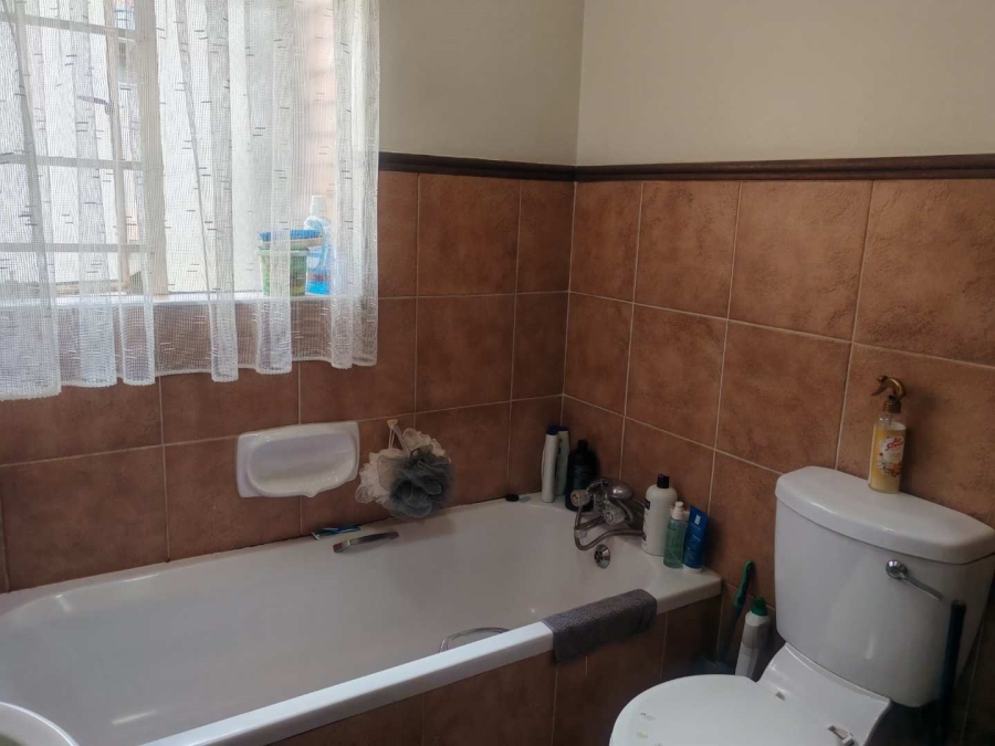 2 Bedroom Property for Sale in Eco Park Gauteng