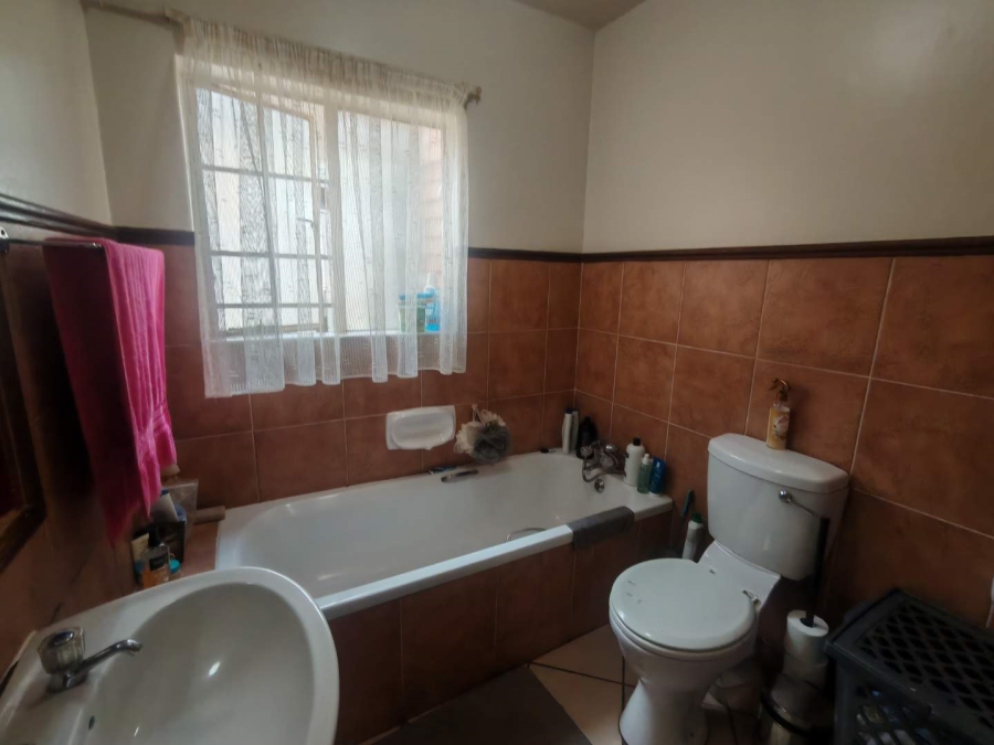 2 Bedroom Property for Sale in Eco Park Gauteng