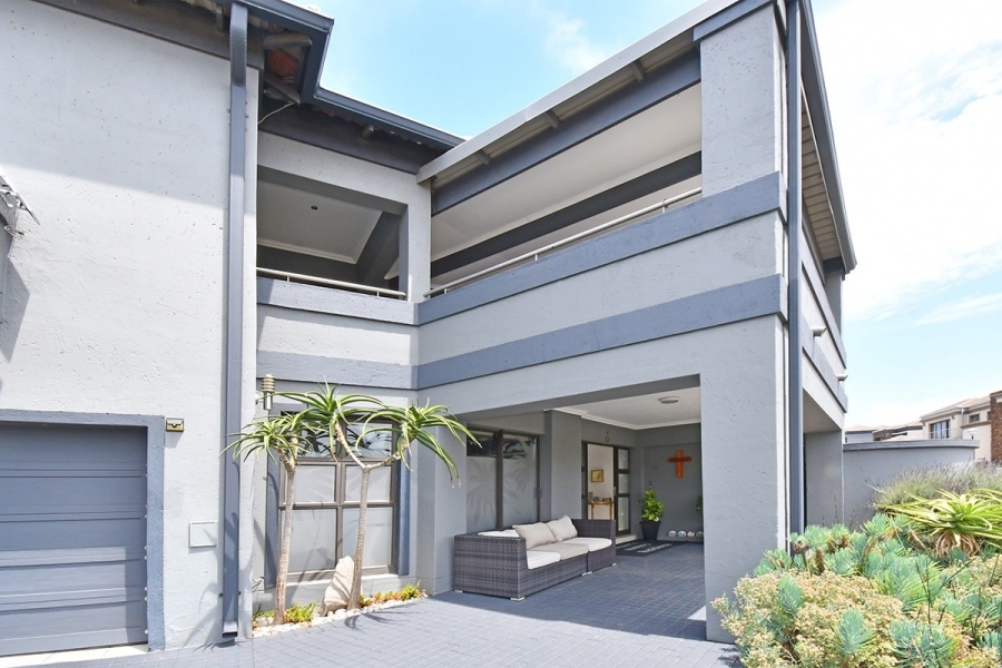 5 Bedroom Property for Sale in Blue Valley Golf Estate Gauteng