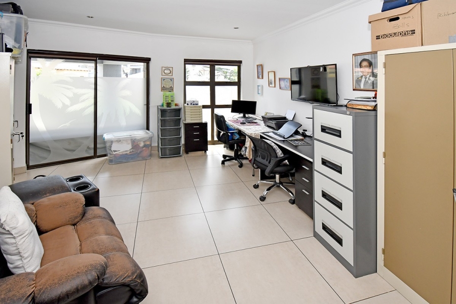 5 Bedroom Property for Sale in Blue Valley Golf Estate Gauteng
