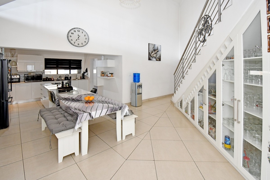 5 Bedroom Property for Sale in Blue Valley Golf Estate Gauteng