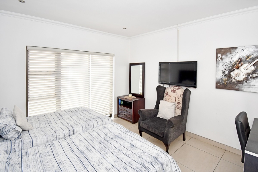 5 Bedroom Property for Sale in Blue Valley Golf Estate Gauteng
