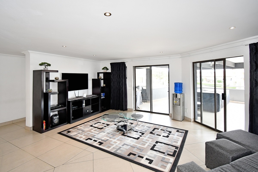 5 Bedroom Property for Sale in Blue Valley Golf Estate Gauteng