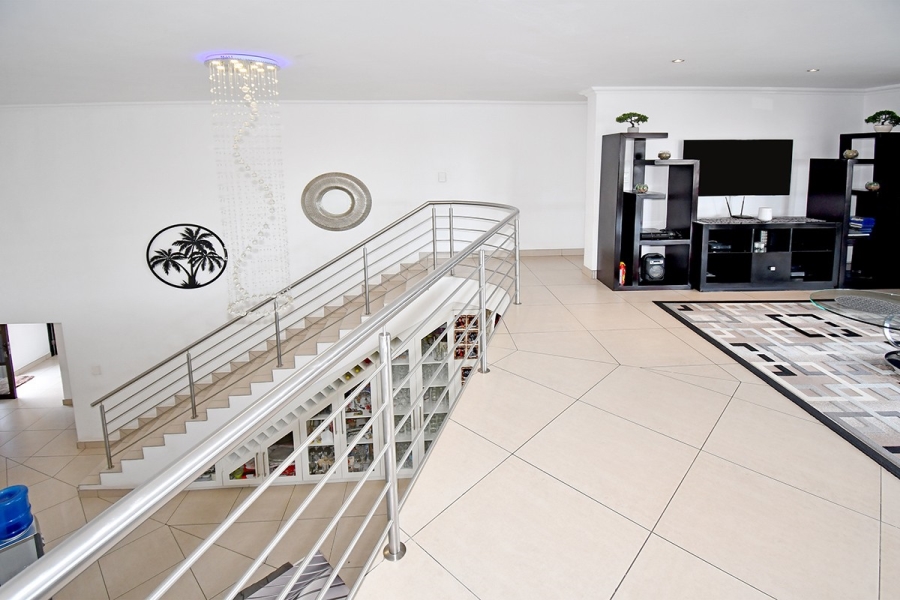 5 Bedroom Property for Sale in Blue Valley Golf Estate Gauteng