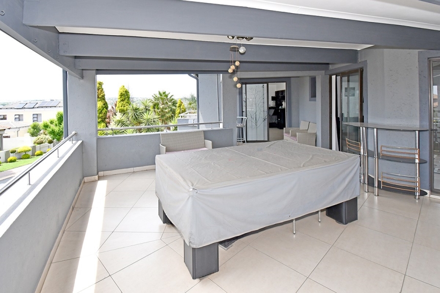 5 Bedroom Property for Sale in Blue Valley Golf Estate Gauteng