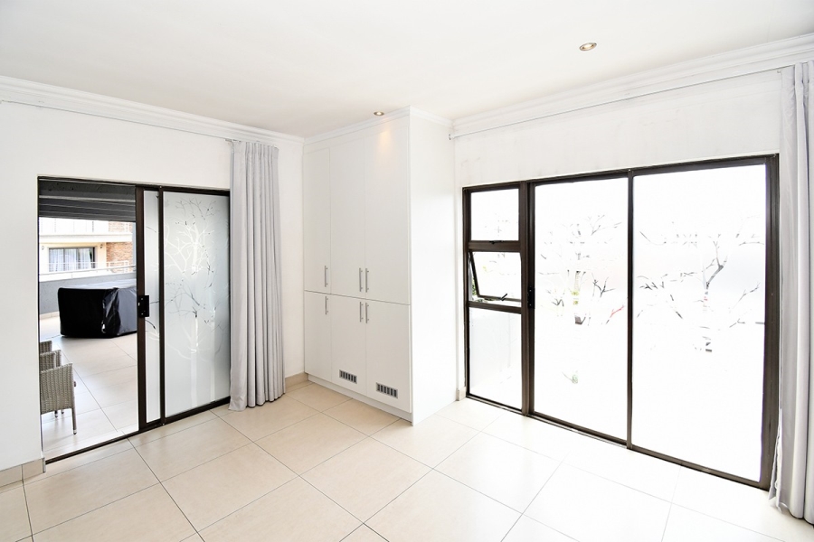 5 Bedroom Property for Sale in Blue Valley Golf Estate Gauteng