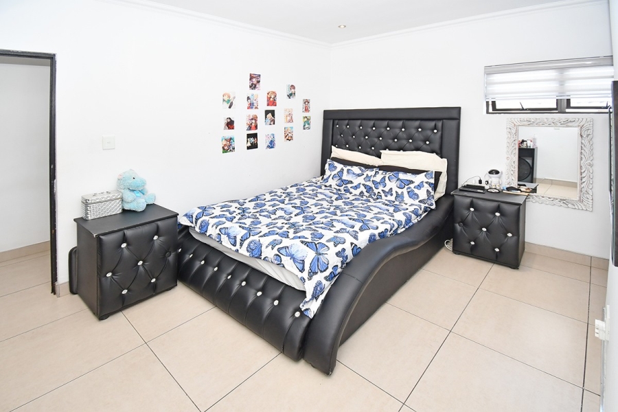 5 Bedroom Property for Sale in Blue Valley Golf Estate Gauteng