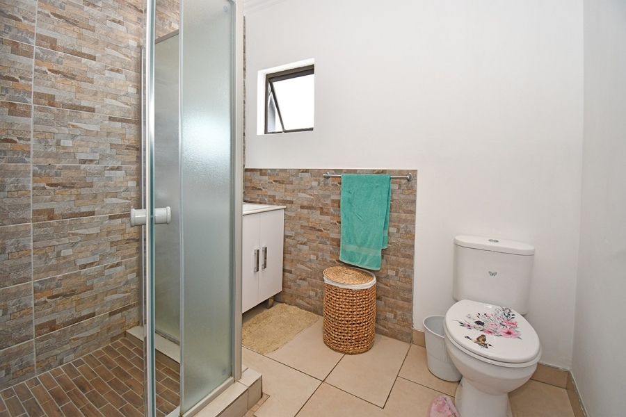 5 Bedroom Property for Sale in Blue Valley Golf Estate Gauteng