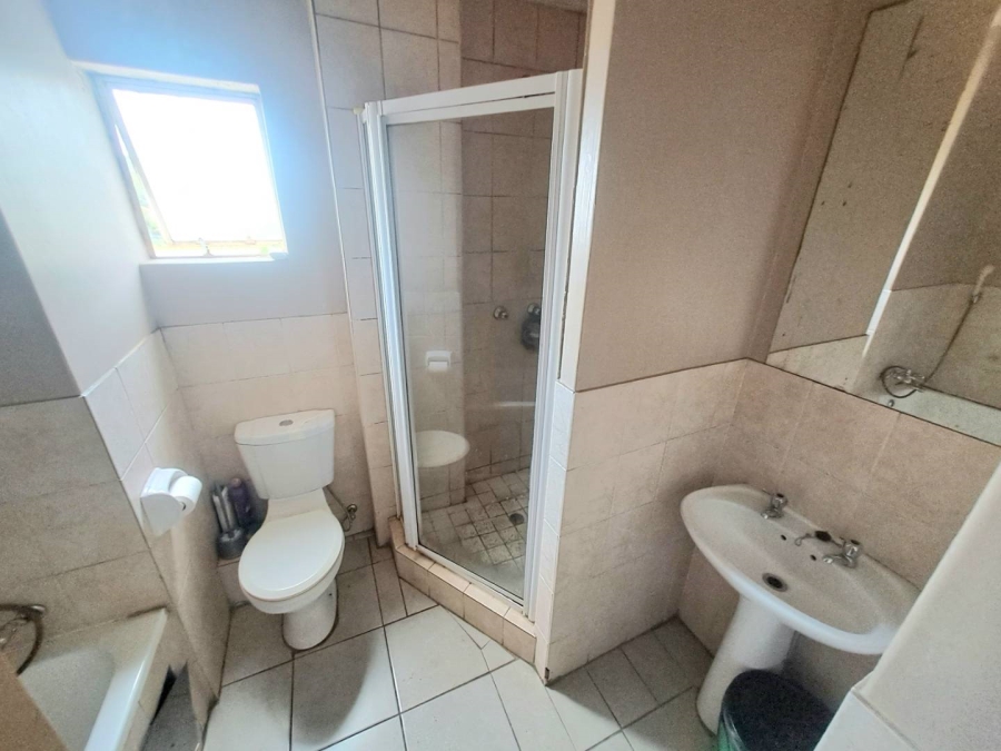2 Bedroom Property for Sale in Weavind Park Gauteng