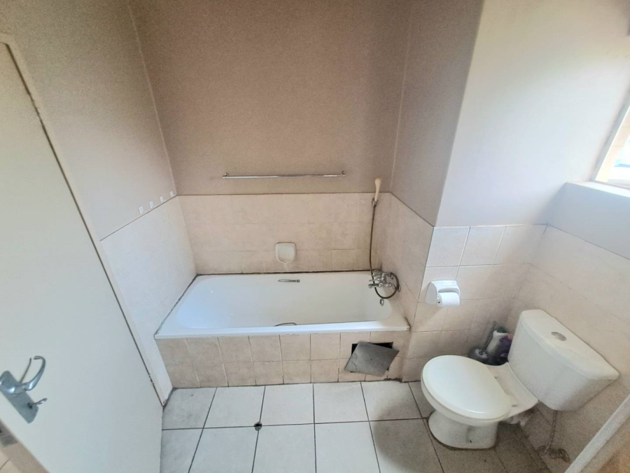 2 Bedroom Property for Sale in Weavind Park Gauteng