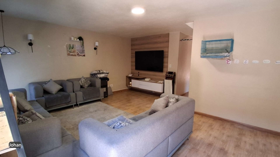3 Bedroom Property for Sale in Brackenhurst Gauteng