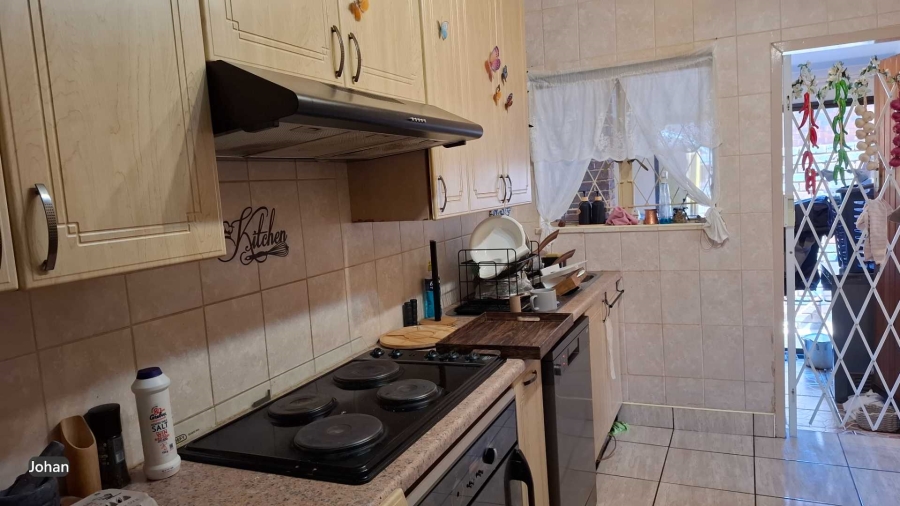3 Bedroom Property for Sale in Brackenhurst Gauteng