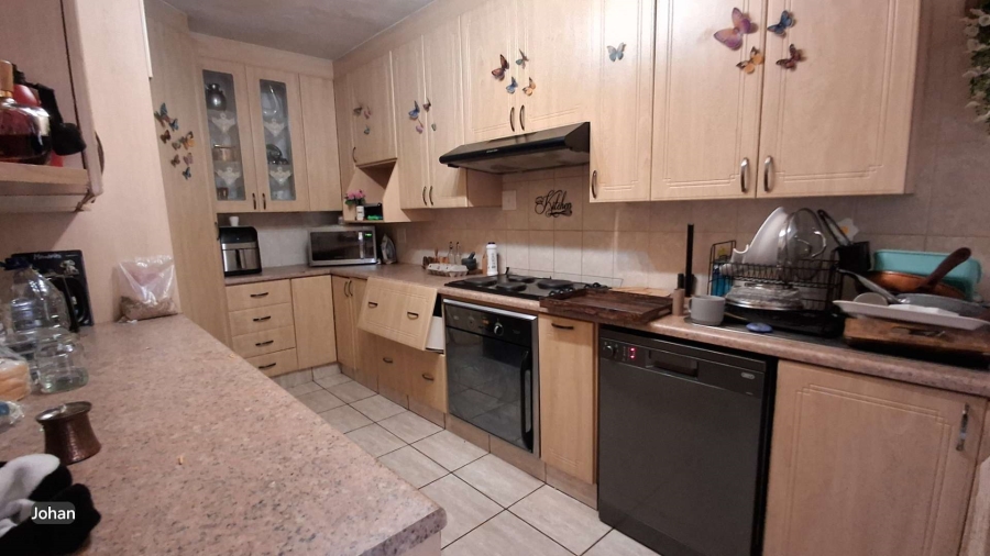 3 Bedroom Property for Sale in Brackenhurst Gauteng