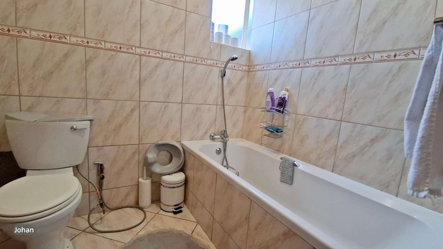 3 Bedroom Property for Sale in Brackenhurst Gauteng