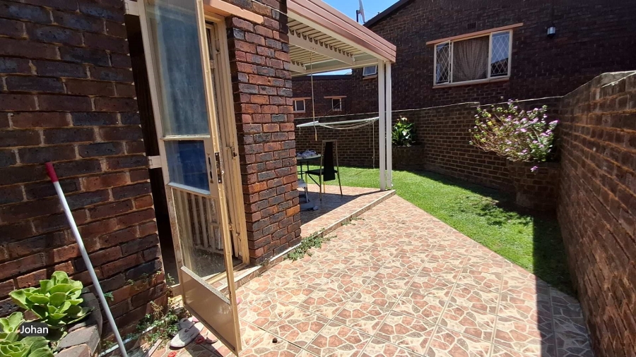 3 Bedroom Property for Sale in Brackenhurst Gauteng