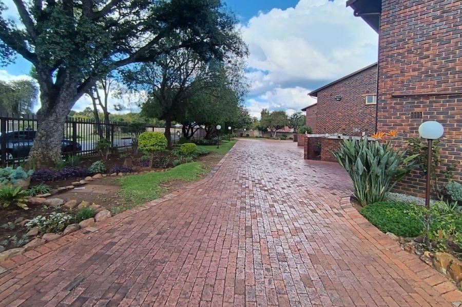 3 Bedroom Property for Sale in Brackenhurst Gauteng